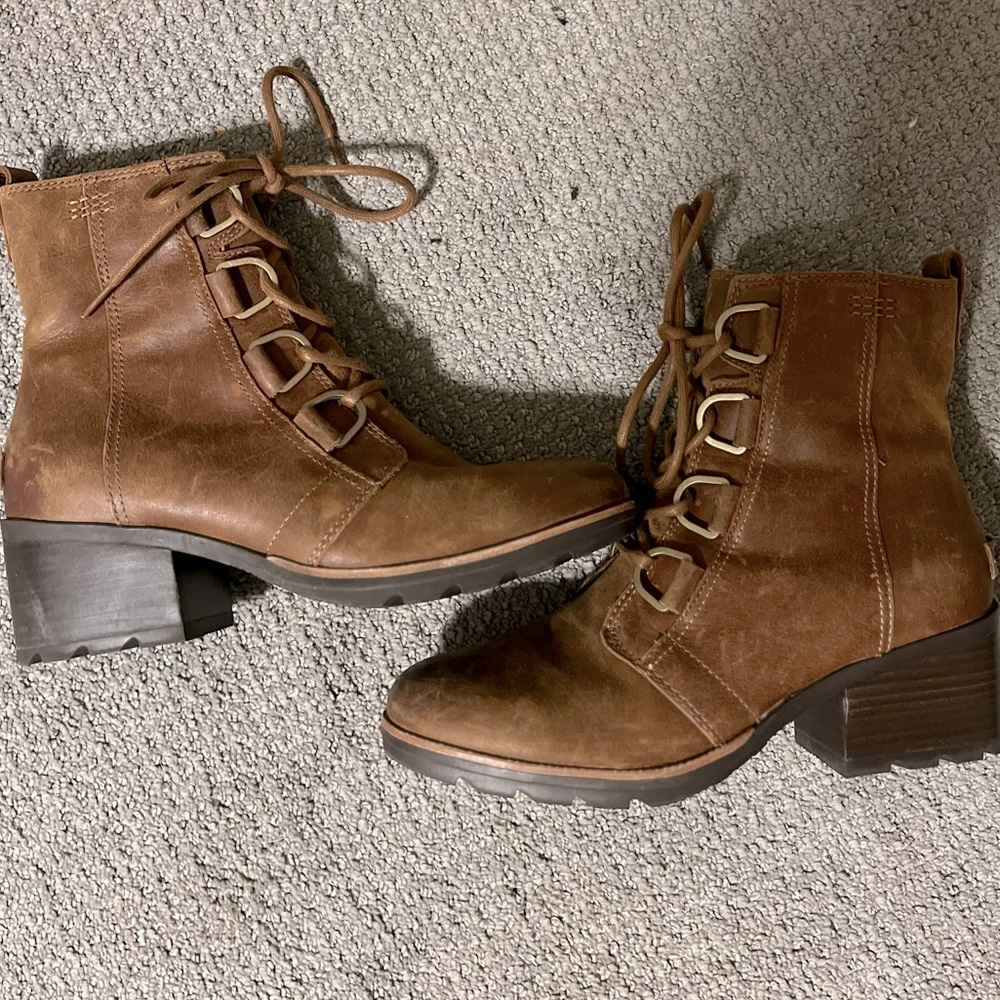 Sorel Brown leather boots Sz 9